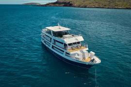 galapagos-cruise-monserrat-yacth-diagonal-view